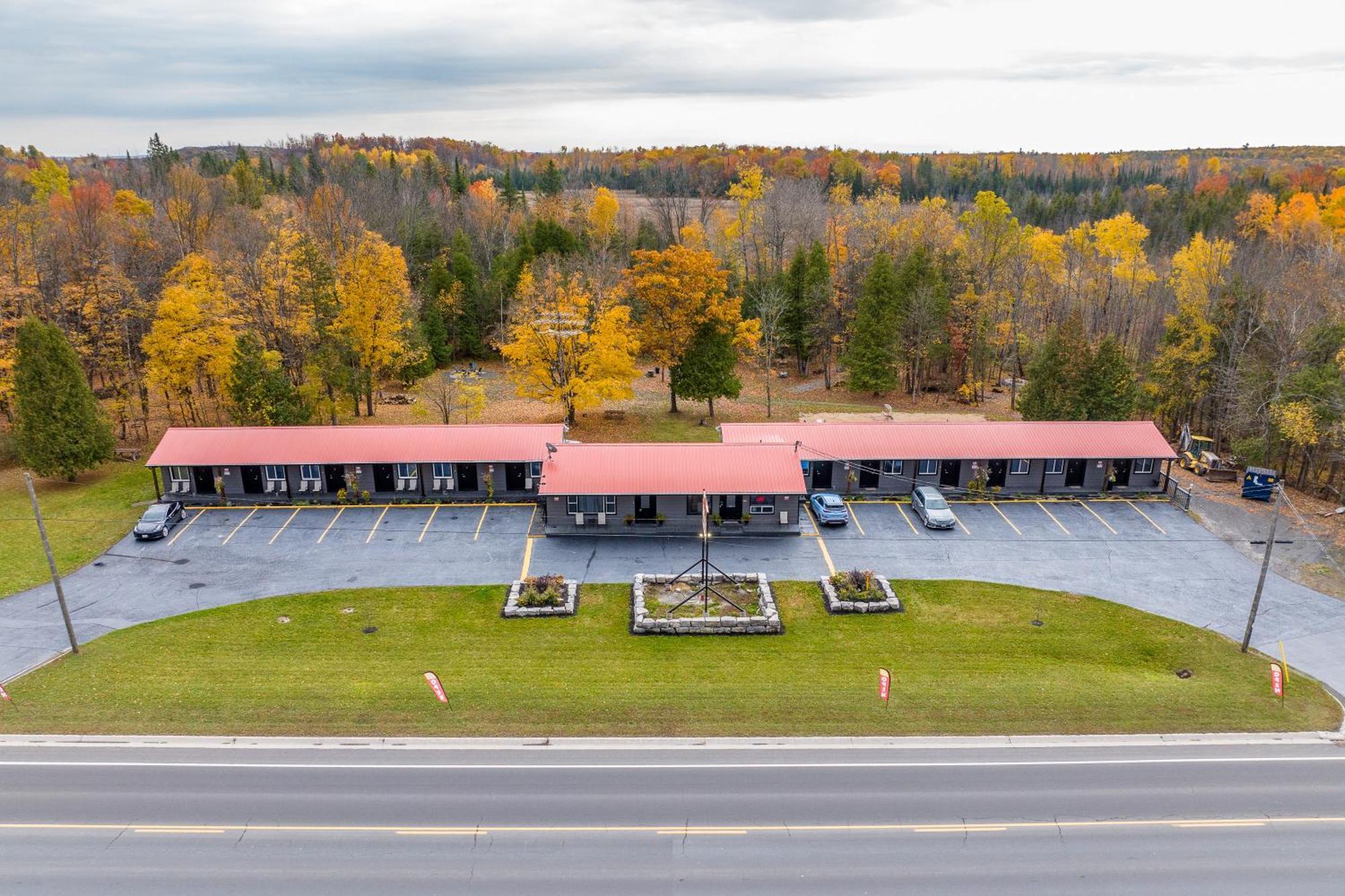 Moira Lake Motel Madoc Exterior photo